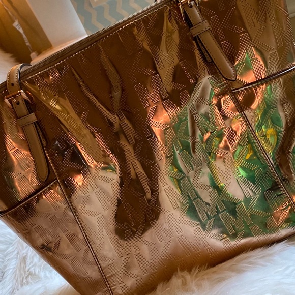 michael kors metallic rose gold purse
